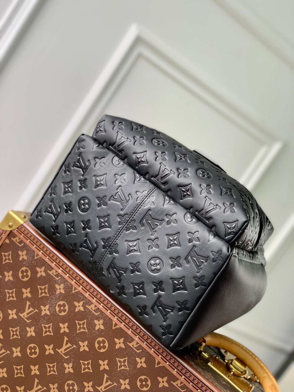 LOUIS VUITTON DISCOVERY PM BACKPACK 38 IN BLACK MONOGRAM LAMBSKIN