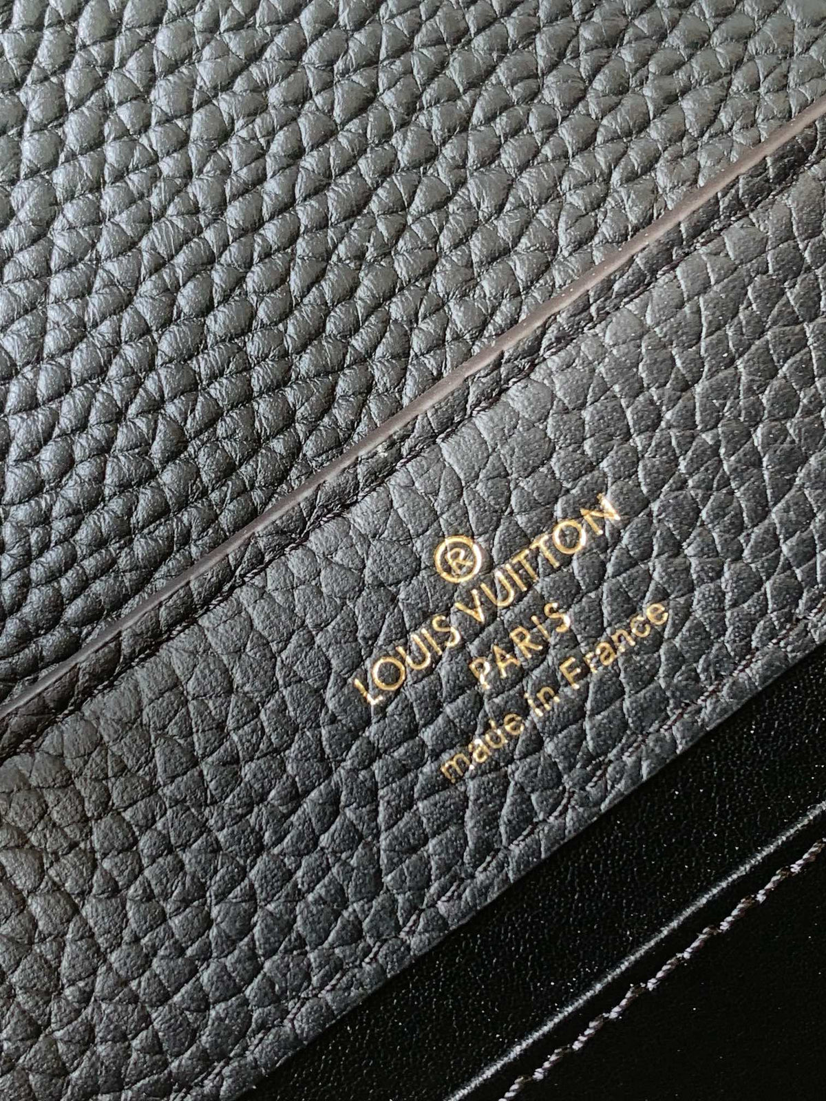 LOUIS VUITTON CAPUCINES MM BAG 21 IN BLACK TAURILLON COWHIDE GOLD HARDWARE