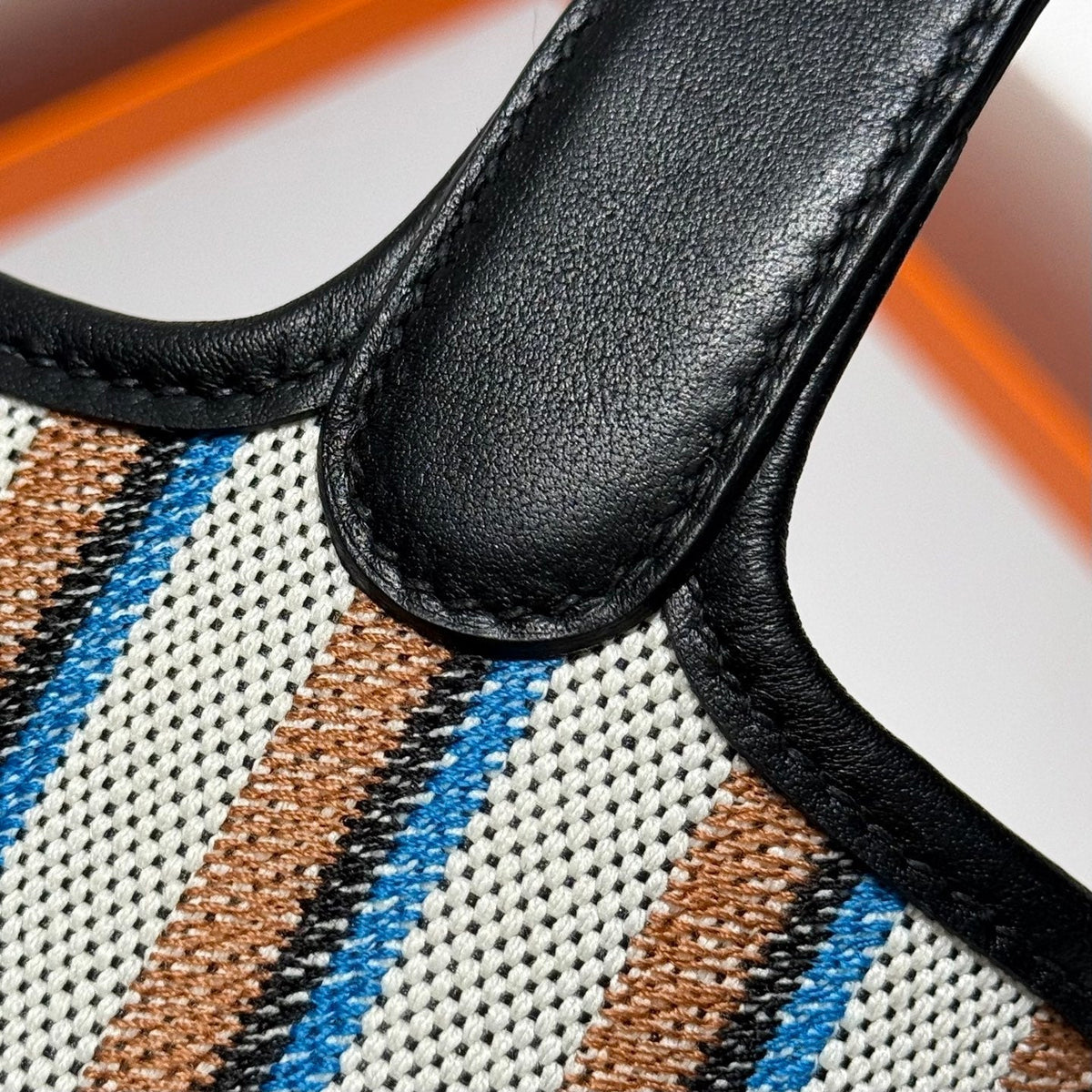 HERMES PICOTIN LOCK 18 BAG IN BLACK CALFSKIN ÉCRU/NOIR/FAUVE/NOIR/BLEU ZANZIBAR EMBROIDERY CANVAS