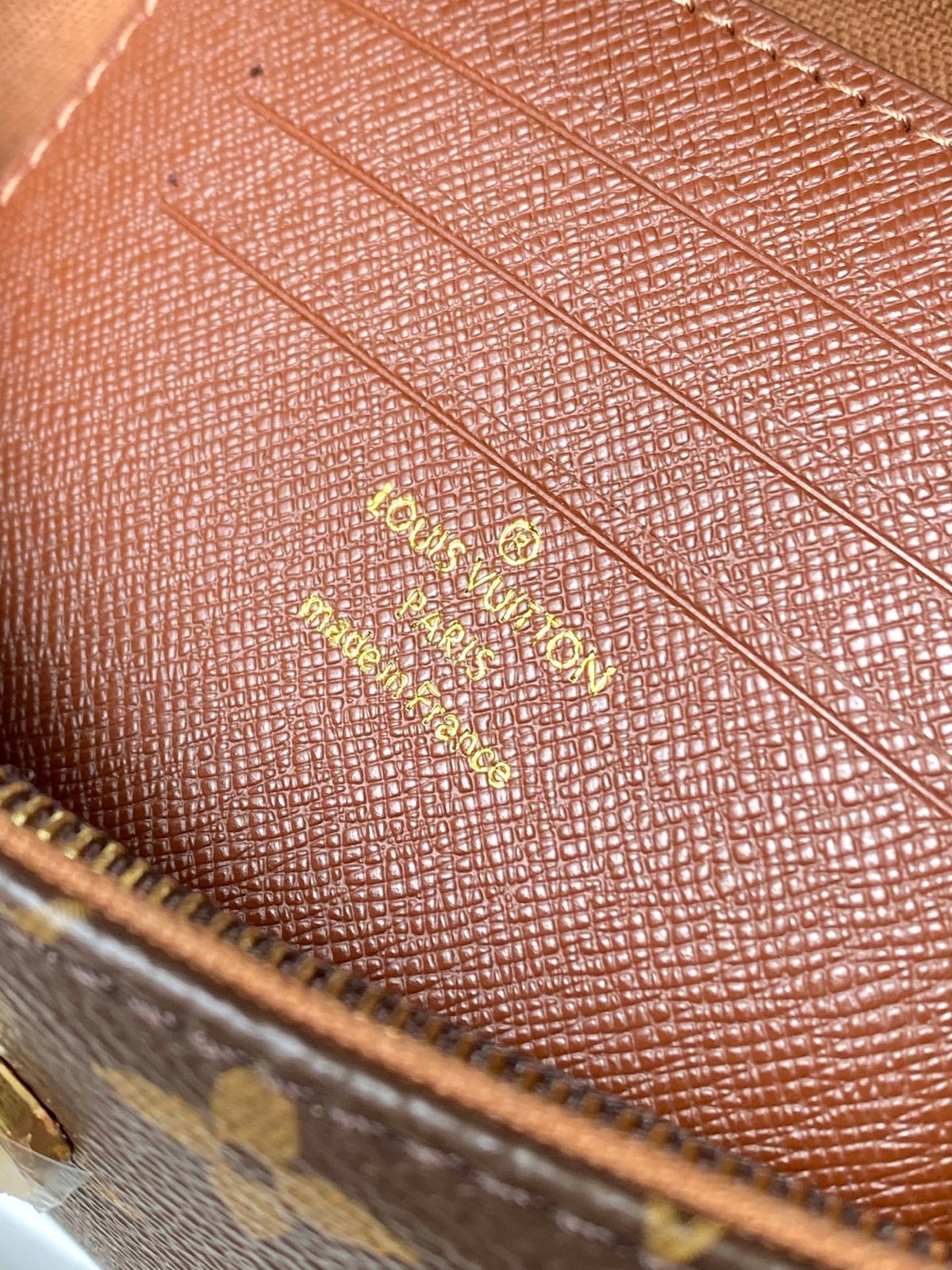 LOUIS VUITTON WALLET ON CHAIN IVY 23.5 IN BROWN MONOGRAM CANVAS GOLD LOCK