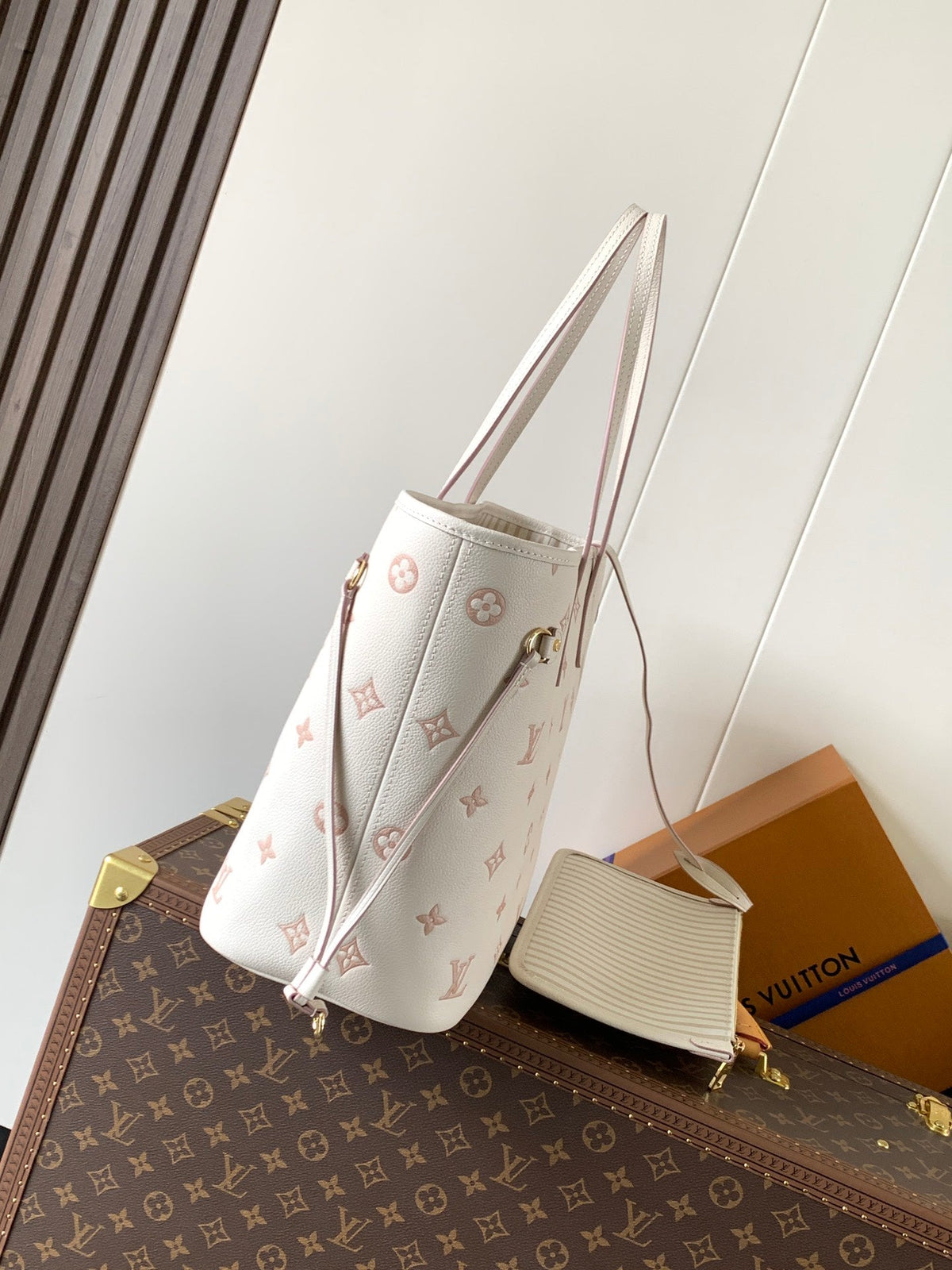 LOUIS VUITTON NEVERFULL MM TOTE BAG 32 IN WHITE MIX PINK CALFSKIN